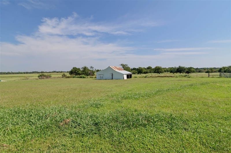 3200 County Road 155, Whitesboro TX 76273 - Photo 18