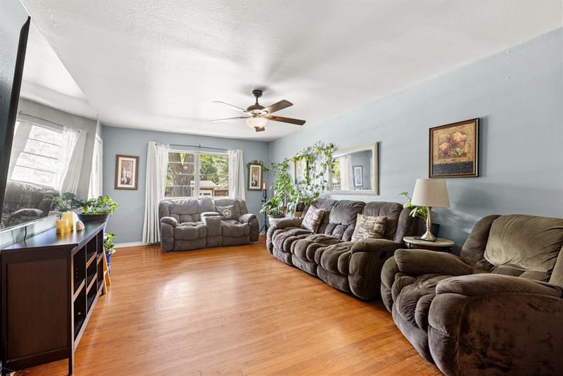 301 W Ridgewood Drive, Garland TX 75041 - Photo 2