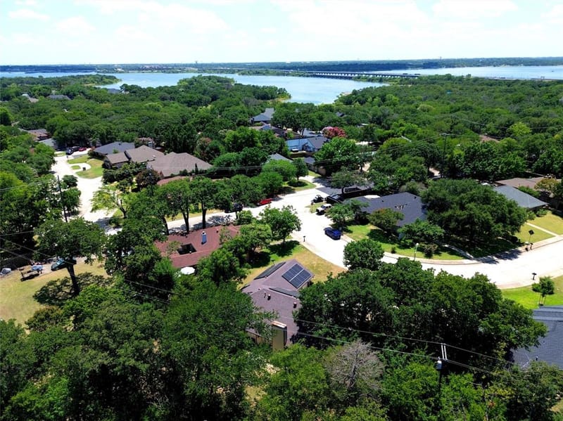 35 Hickory Hills Boulevard, Hickory Creek TX 75065 - Photo 2