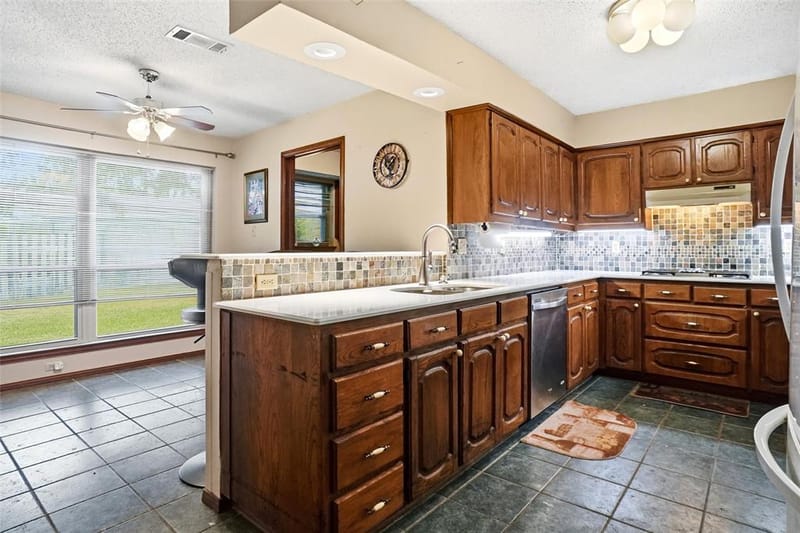 35 Hickory Hills Boulevard, Hickory Creek TX 75065 - Photo 9