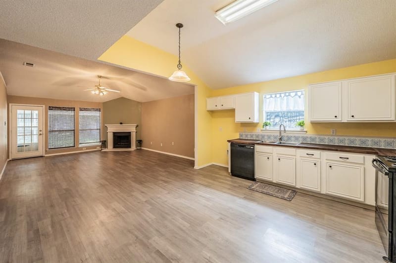 10212 Brea Canyon Road, Fort Worth TX 76108 - Photo 9