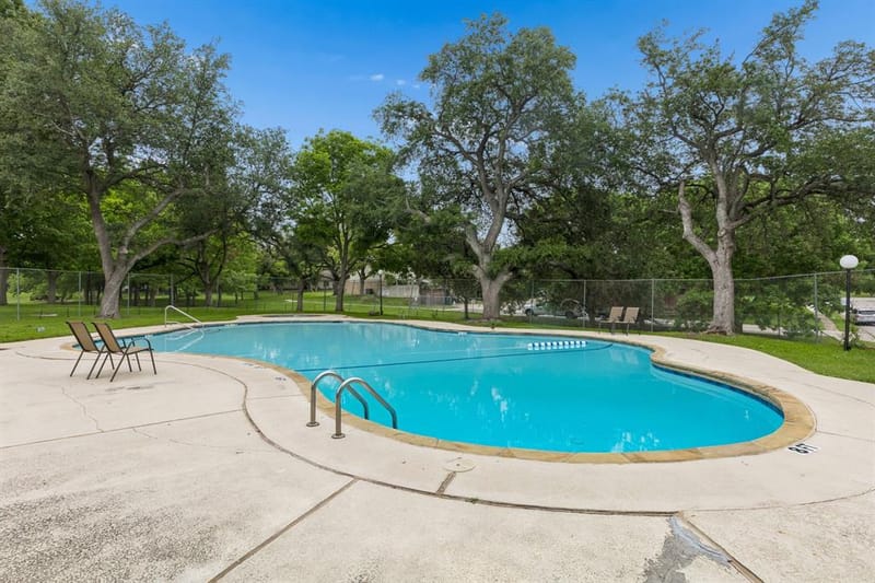 4921 Rollingwood Court, Garland TX 75043 - Photo 3
