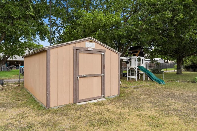 1203 N Reagan Street, West TX 76691 - Photo 22