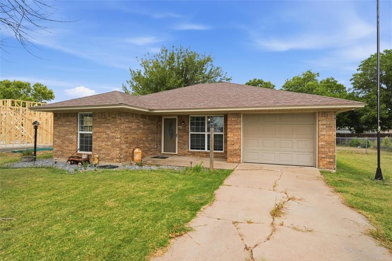 1203 N Reagan Street, West TX 76691