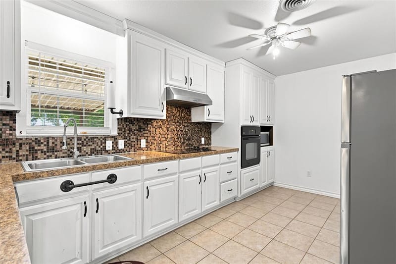 1203 N Reagan Street, West TX 76691 - Photo 8