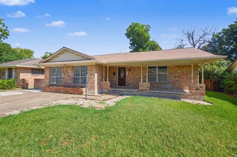1303 Charleston Drive, Garland TX 75041 - Photo 4