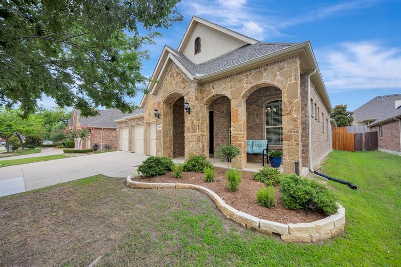 5524 Ivyridge Lane, McKinney TX 75071 - Photo 2