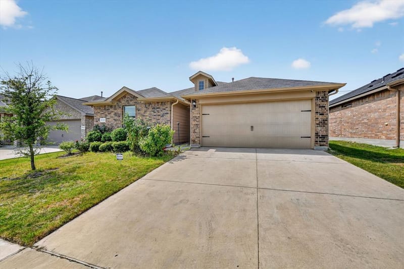9745 Mint Hill Drive, Fort Worth TX 76108 - Photo 2
