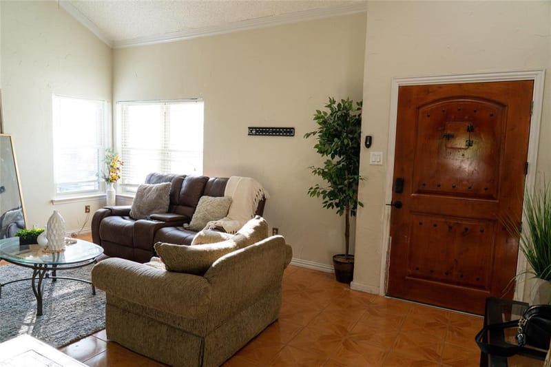 2521 Channing Drive, Grand Prairie TX 75052 - Photo 5