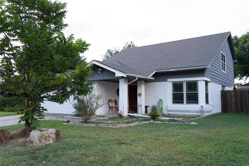 2521 Channing Drive, Grand Prairie TX 75052 - Photo 4
