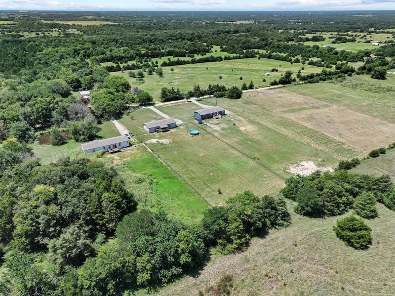 1235 County Road 1400, Ravenna TX 75476 - Photo 36