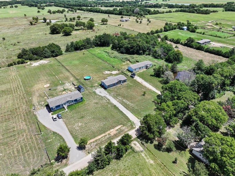 1235 County Road 1400, Ravenna TX 75476 - Photo 32