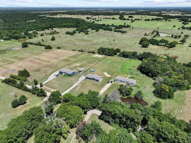 1235 County Road 1400, Ravenna TX 75476 - Photo 34