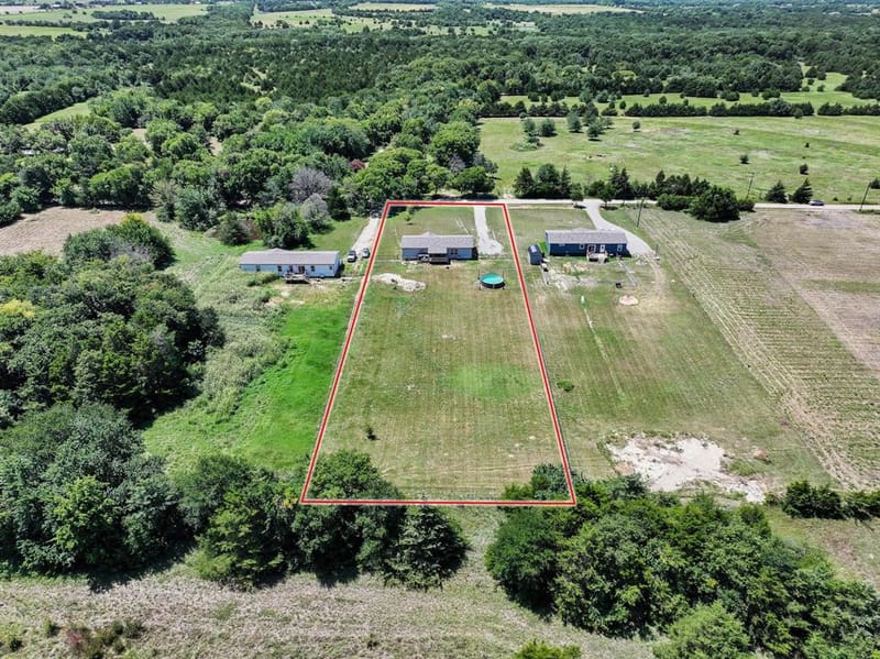 1235 County Road 1400, Ravenna TX 75476 - Photo 37