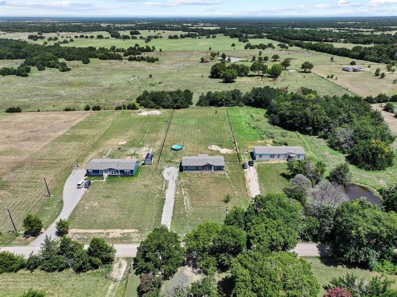 1235 County Road 1400, Ravenna TX 75476 - Photo 31