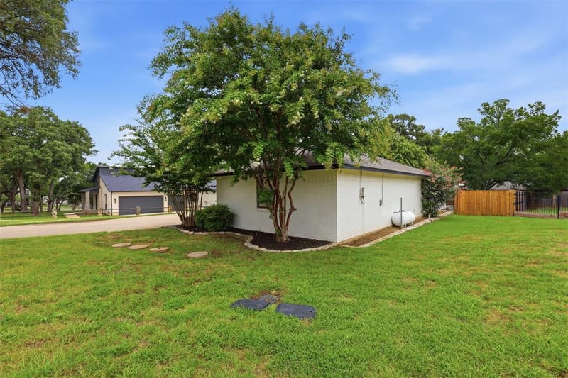 9705 Rosalie Court, Granbury TX 76049 - Photo 37