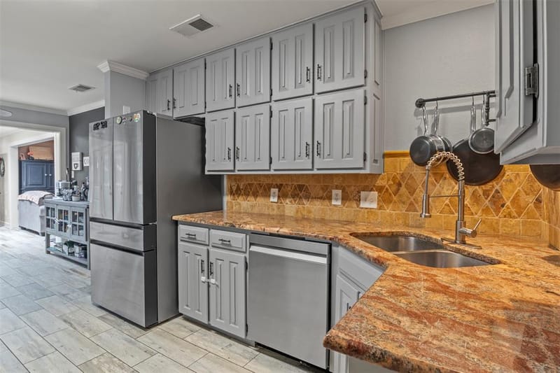 4812 Arabian Court, Arlington TX 76017 - Photo 10