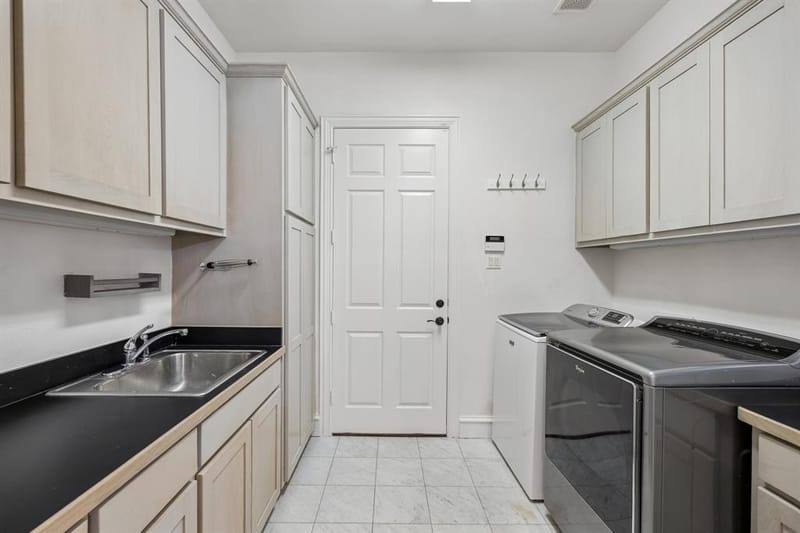 5609 La Foy Boulevard, Dallas TX 75209 - Photo 12