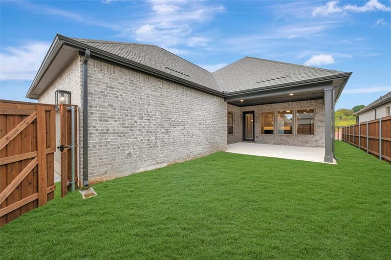 2086 Spotted Fawn Drive, Arlington TX 76005 - Photo 5