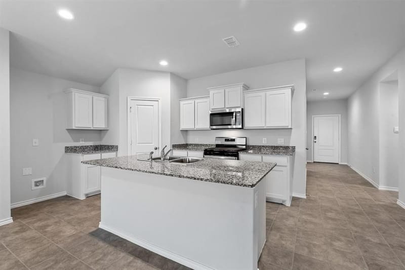 9413 Firedog Drive, Fort Worth TX 76131 - Photo 2