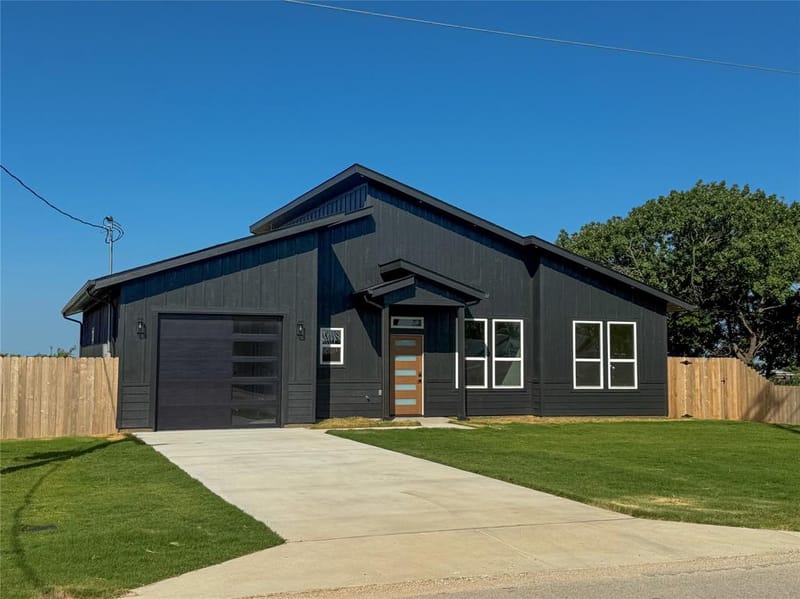 501 N Cleburne Whitney Road, Rio Vista TX 76093 - Photo 2