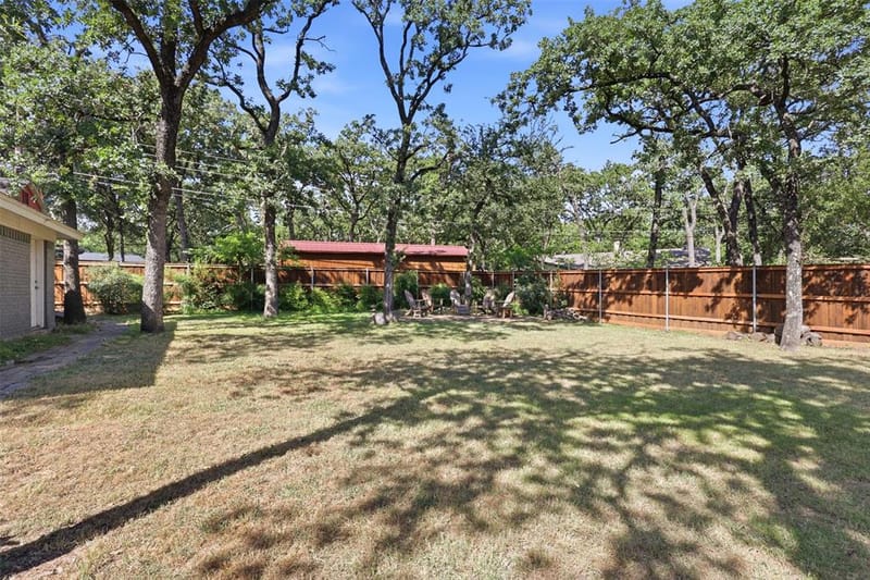 1308 W Redbud Drive, Hurst TX 76053 - Photo 23