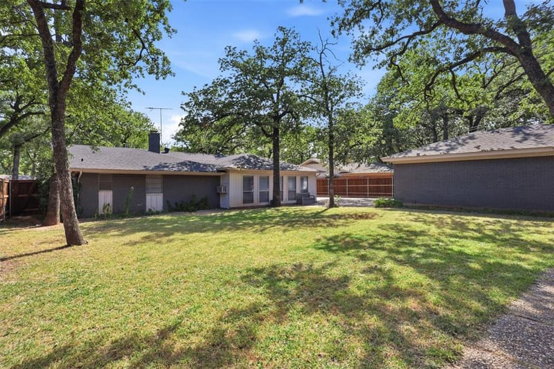 1308 W Redbud Drive, Hurst TX 76053 - Photo 24