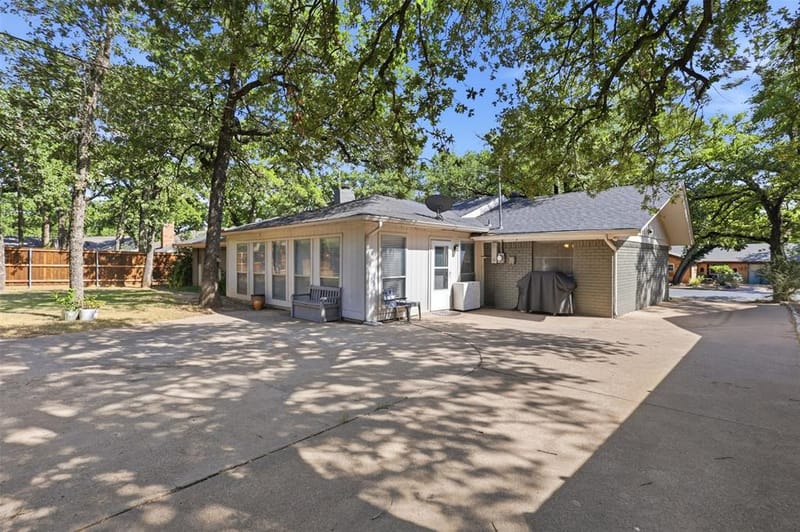 1308 W Redbud Drive, Hurst TX 76053 - Photo 25