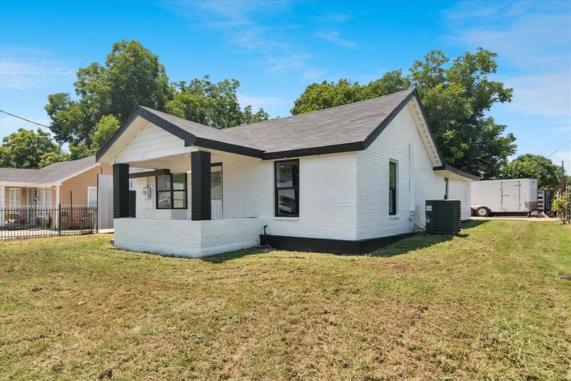 4201 Easter Avenue, Dallas TX 75216 - Photo 2