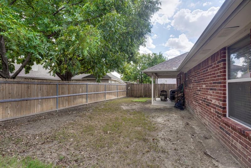 304 Mary Kay Court, Burleson TX 76028 - Photo 30
