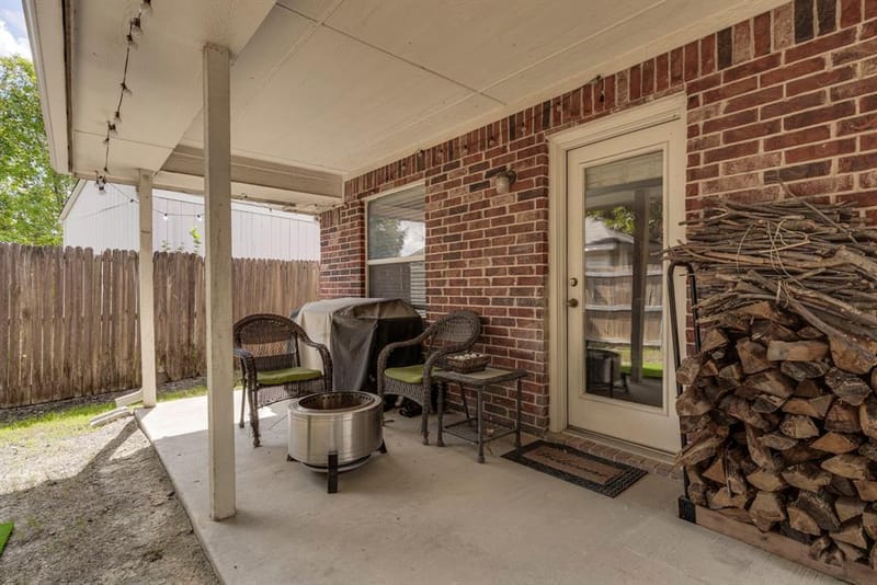 304 Mary Kay Court, Burleson TX 76028 - Photo 34