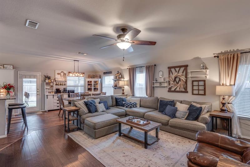 304 Mary Kay Court, Burleson TX 76028 - Photo 10