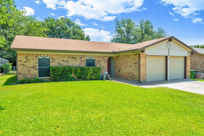 7616 Meadowbrook Drive, Watauga TX 76148 - Photo 3