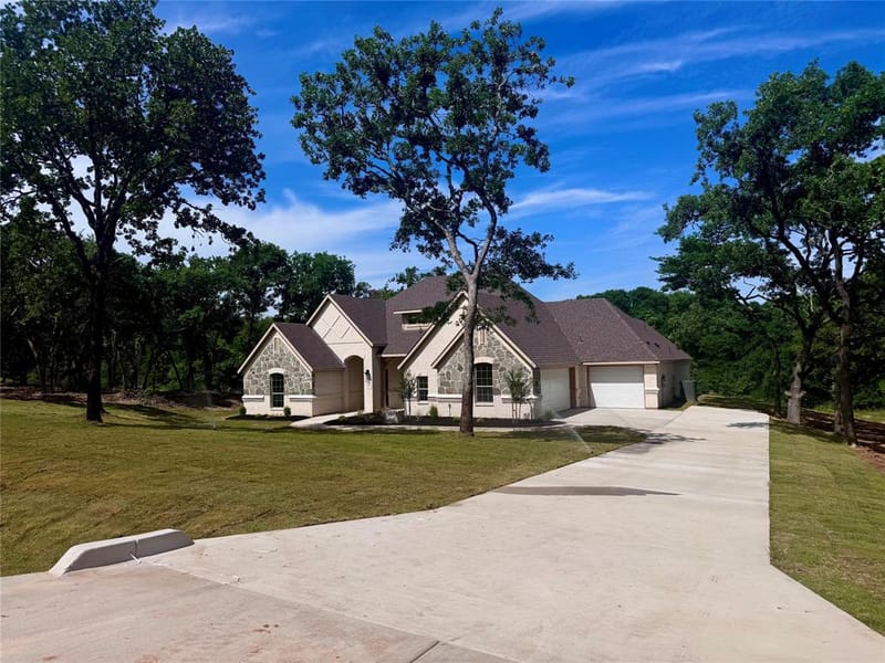 5025 Glenoaks Court, Weatherford TX 76088 - Photo 2
