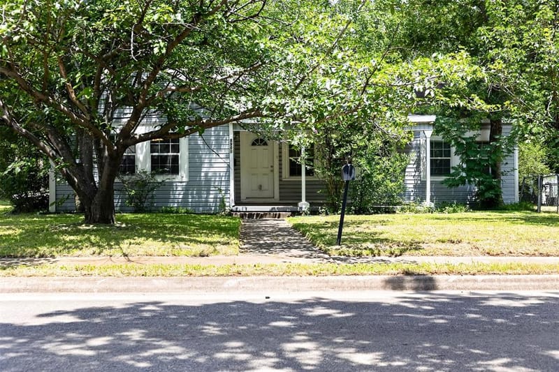 3901 Moulton Street, Greenville TX 75401 - Photo 6