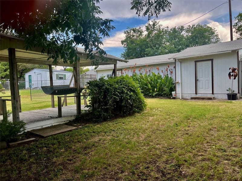 169 Glenn Street, Bluff Dale TX 76433 - Photo 9