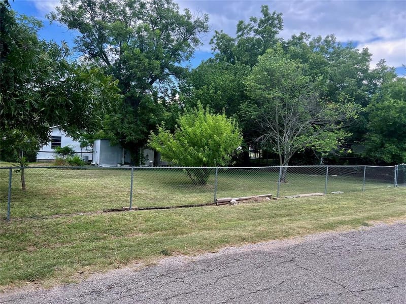 169 Glenn Street, Bluff Dale TX 76433 - Photo 10