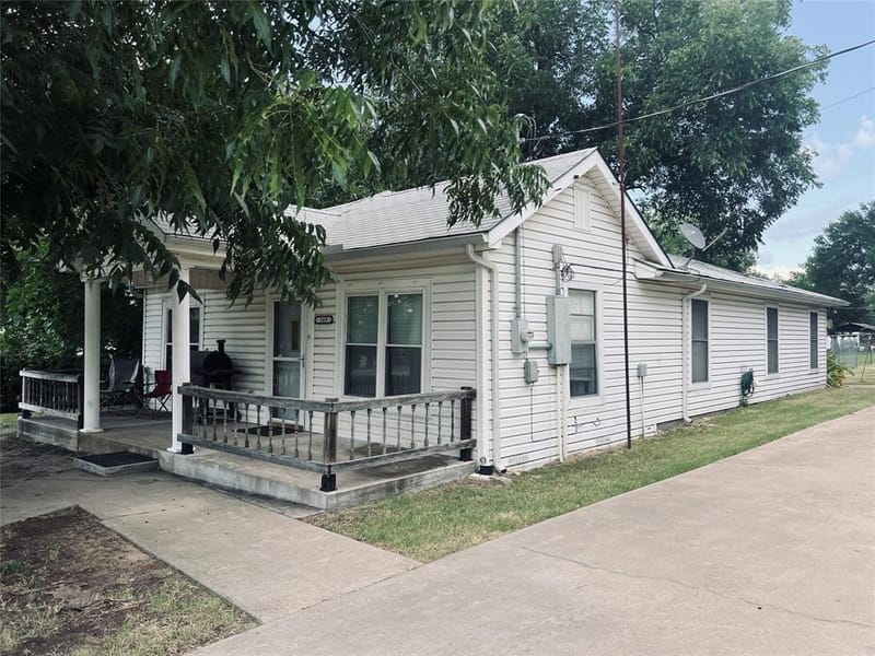 169 Glenn Street, Bluff Dale TX 76433 - Photo 4
