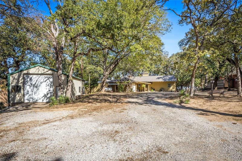 916 Kimbrough Road, Azle TX 76020 - Photo 3