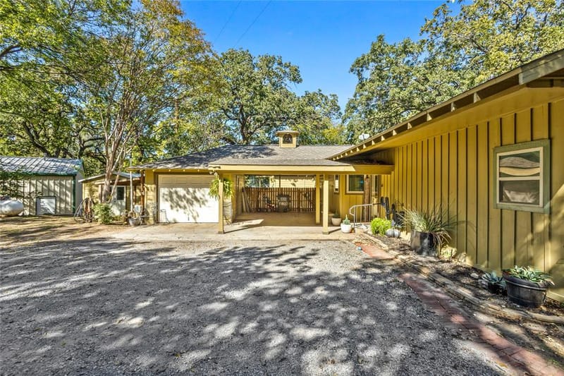 916 Kimbrough Road, Azle TX 76020 - Photo 5