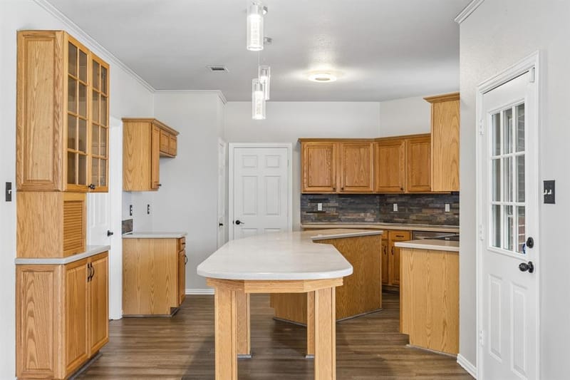 4217 Bent Oaks Drive, Arlington TX 76001 - Photo 8