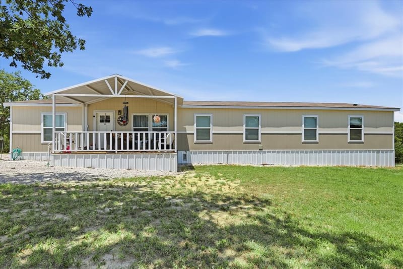 193 Firefly Drive, Springtown TX 76082 - Photo 2