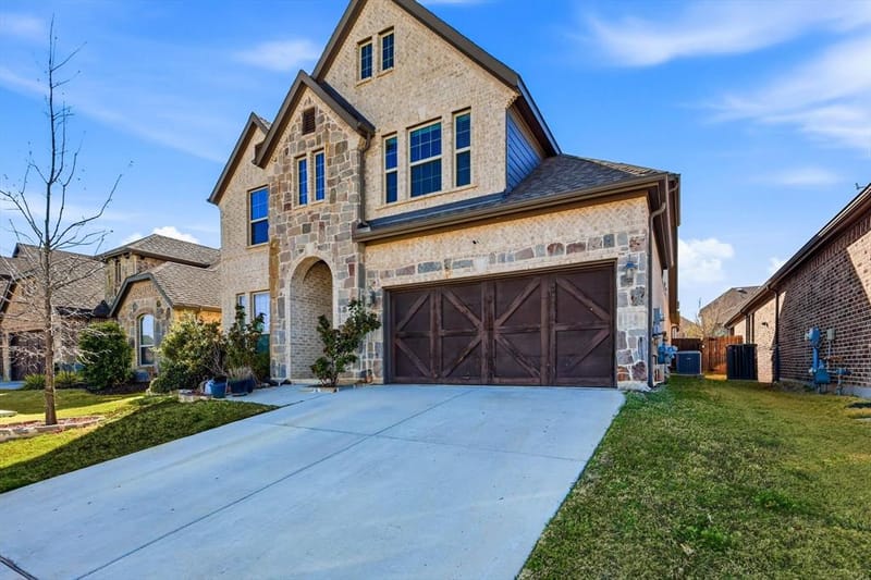 2717 Calloway Creek Drive, Fort Worth TX 76118 - Photo 3