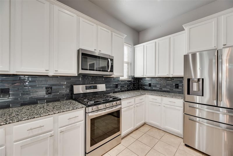 221 Bluefinch Drive, Little Elm TX 75068 - Photo 9