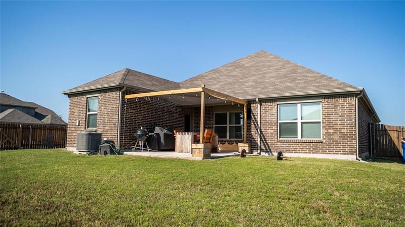 1837 Rialto Lane, Crowley TX 76036 - Photo 21
