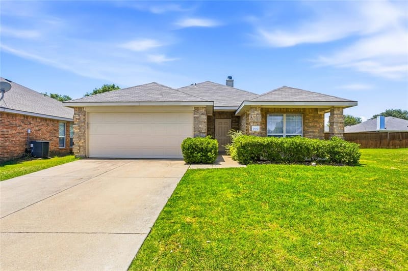 2612 Spencer Circle, Royse City TX 75189 - Photo 2