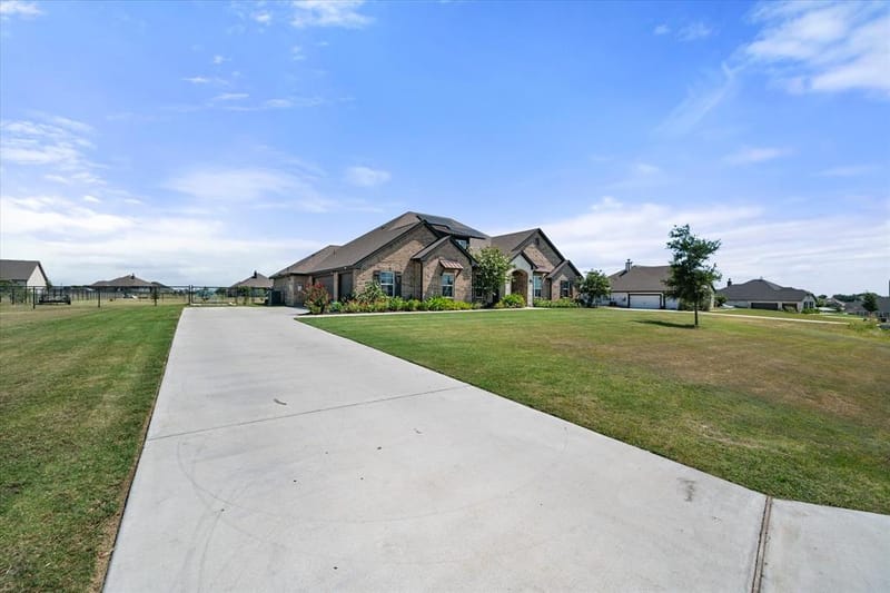 5013 Freestone Drive, Weatherford TX 76085 - Photo 2