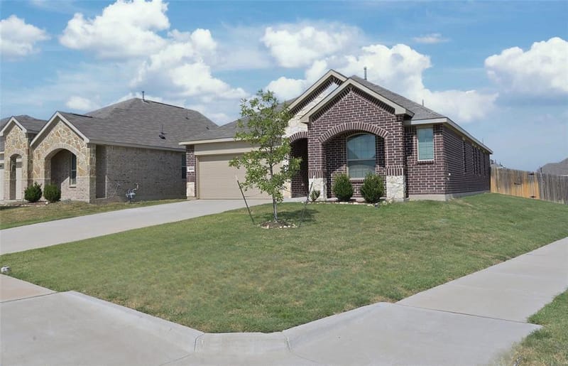 14800 Devils Claw Trail, Fort Worth TX 76052 - Photo 2