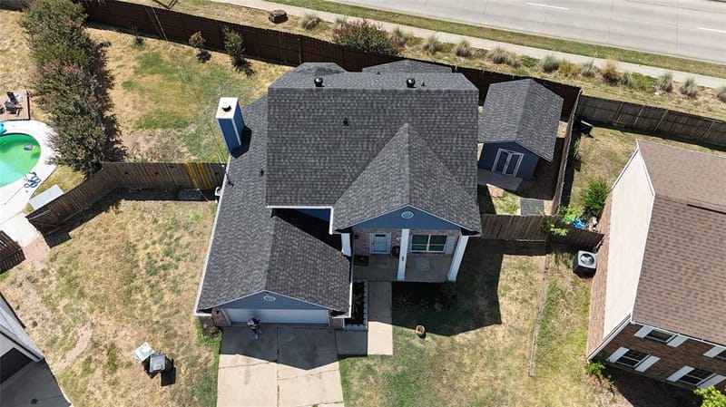 622 Mission Hills Drive, Arlington TX 76018 - Photo 2
