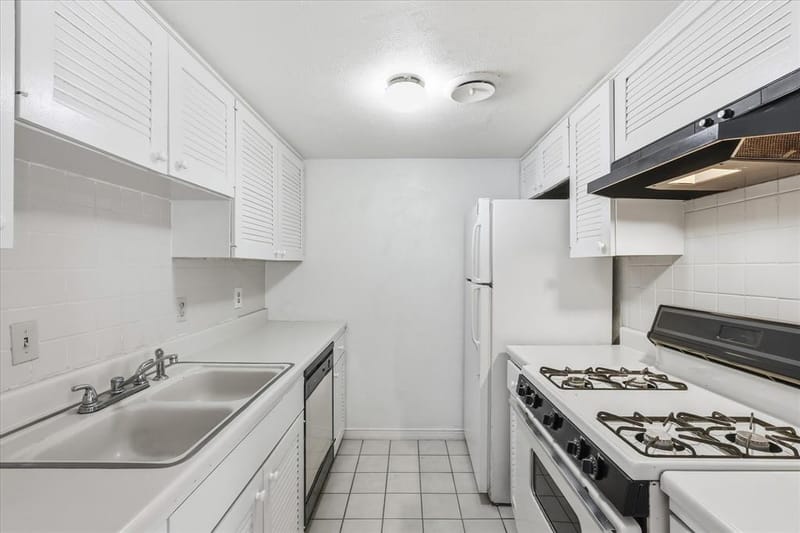 15918 Club Crest Drive # 2111, Dallas TX 75248 - Photo 8